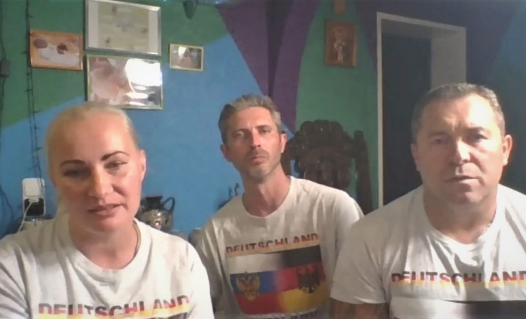 Elena Kolbasnikova, Maxim Shlund with his friend Alexei, the three organizers of the demonstration in Cologne YouTube / The Voice of Germany